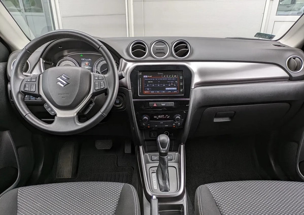 Suzuki Vitara cena 105900 przebieg: 59000, rok produkcji 2021 z Ślesin małe 172